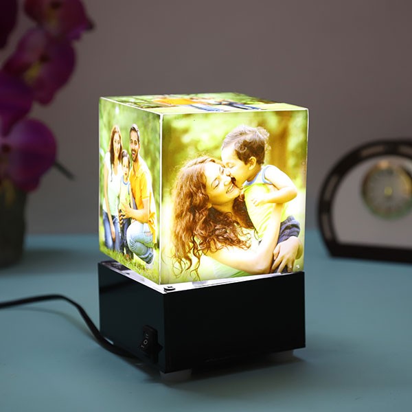Perosnalized rotating photo lamp with speaker - Yaadein